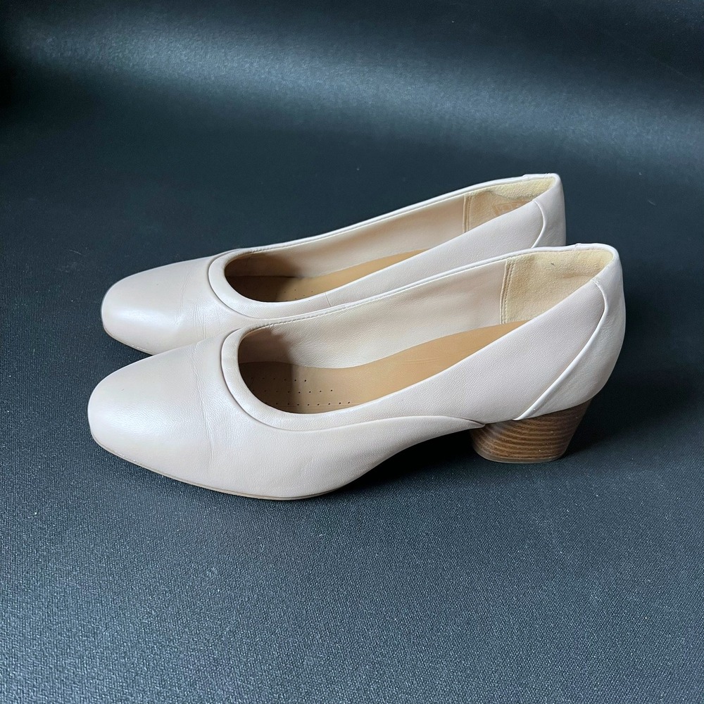 Clarks Unstructured Un Blush Cove Nude Leather Block Heel Pumps 10W Minimalist